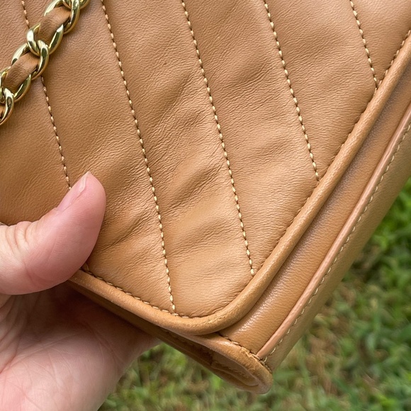 Tory Burch Alexa Convertible Shoulder Bag - Picture 11 of 15